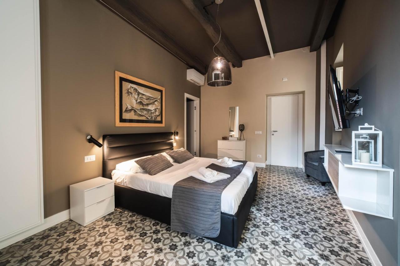 Palazzo Paladini - Luxury Suites In The Heart Of The Old Town Pizzo  Kültér fotó